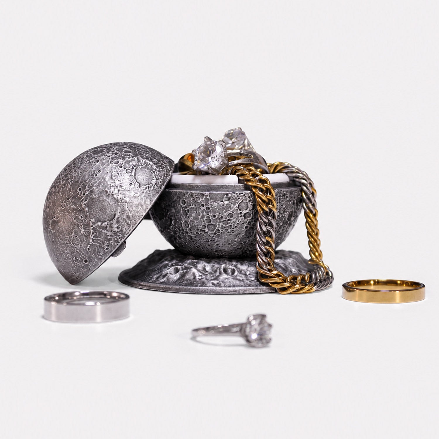 all-groups Full Moon Ring Box with the interchangeable insert jewel case