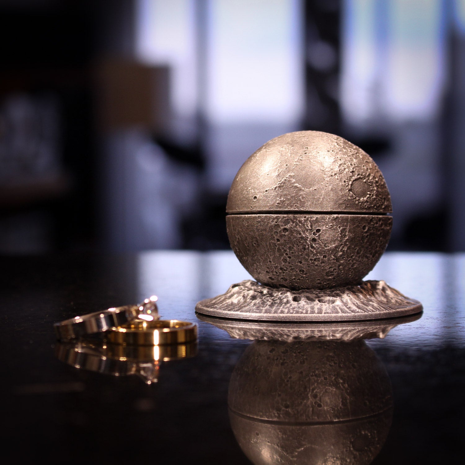 all-groups Front view of Full Moon Ring Box in Cinematic Scenario