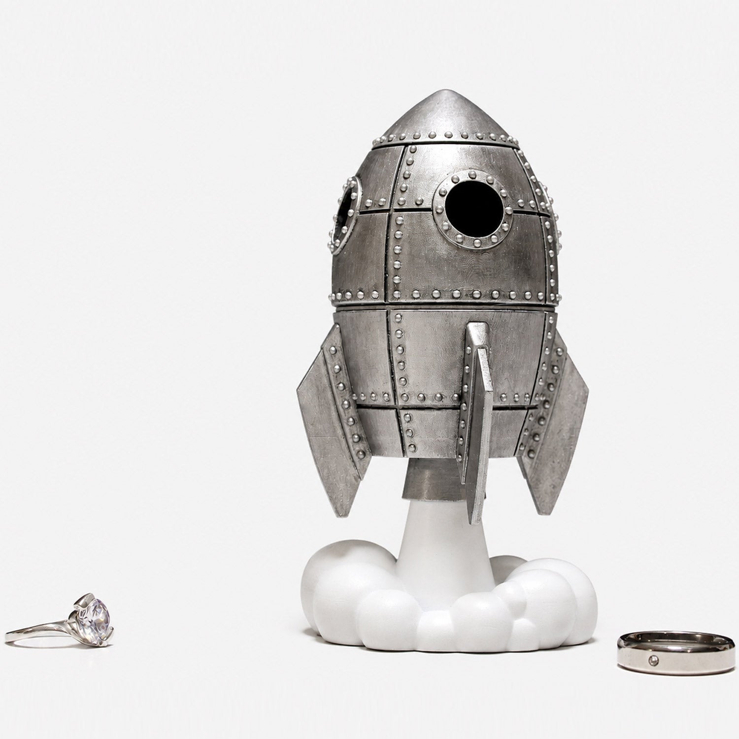 all-groups Front view of Vintage Rocket Ring Box showing detailed design